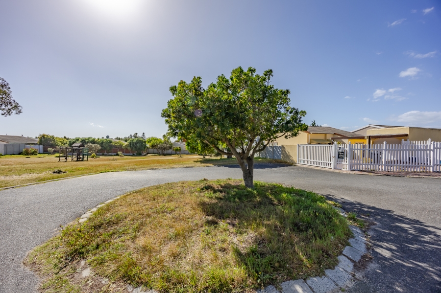 2 Bedroom Property for Sale in Lakeside Western Cape